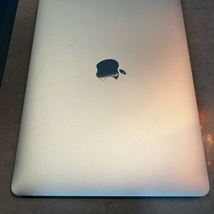 2017 MacBook Pro 3.5 GHz Dual-Core Intel Core i7 with Touch Bar and 1 TB